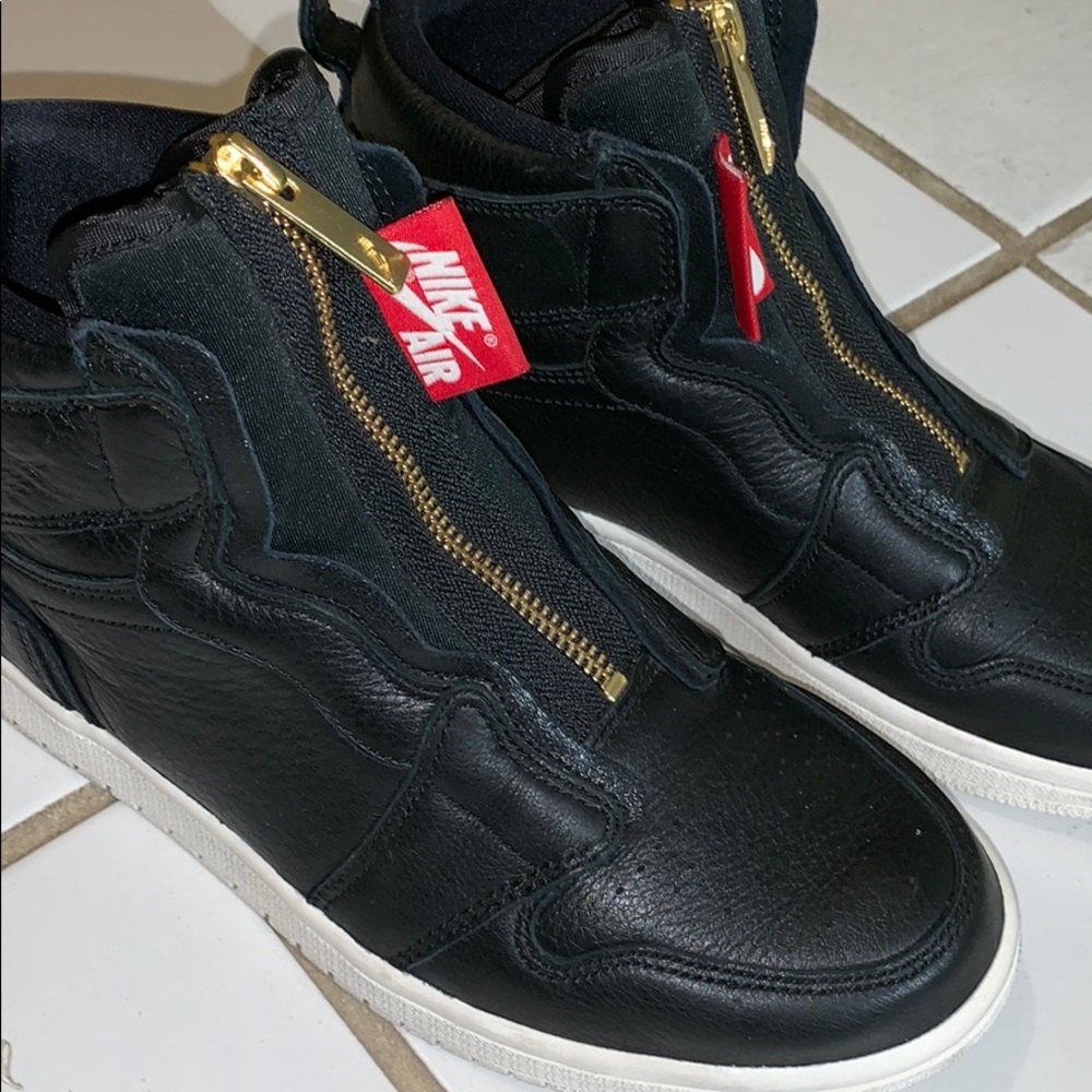 Wmn. Nike Air Jordan 1 High Zip